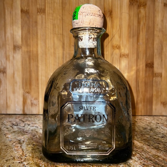 Empty bottle decor - Picture 1 of 2